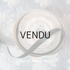 画像: アンティーク ボンマルシェ シルク製 ブラウンのライン入り 黒のサテンリボン  9.5m  - AU BON MARCHE -