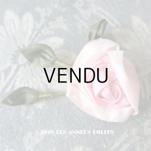 画像: アンティーク 淡いピンクの薔薇のロココモチーフ 