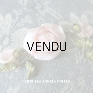 画像: アンティーク 淡いピンクの薔薇のロココモチーフ 