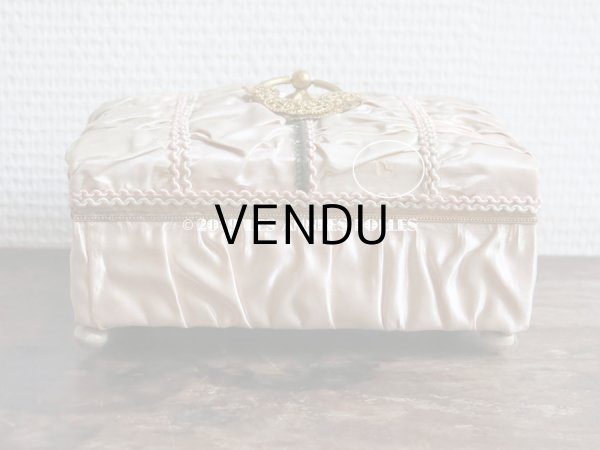 画像9: 19世紀 アンティーク ナポレオン3世時代 パウダーピンクのお菓子箱 木箱 ドラジェ & チョコレート  (9)