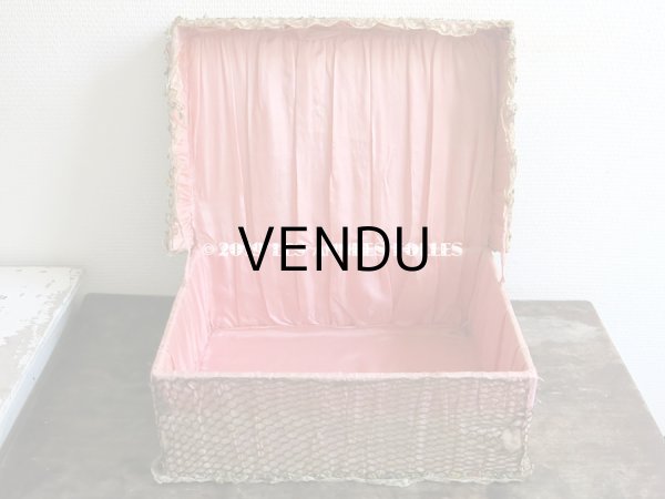 画像5: 1900年代 アンティーク 大きなカルトナージュボックス 薔薇のロココトリム＆レースの装飾 オールドローズ (5)