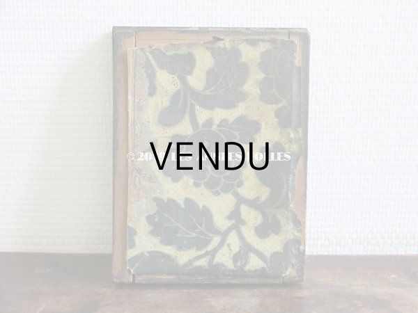 画像3: 19世紀 アンティーク 小さなガラスのフレーム入り コミュニオンのカニヴェ 初聖体 (3)