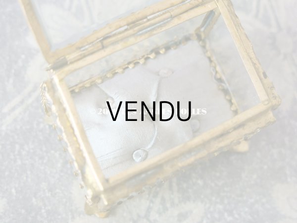 画像8: アンティーク 小さなジュエリーボックス　パウダーブルーのクッション (8)