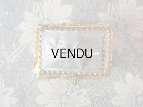 画像7: アンティーク 小さなジュエリーボックス　パウダーブルーのクッション (7)