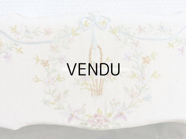 画像4: 19世紀 アンティーク グローブボックス 薔薇の花かごの刺繍入り ローズパニエ (4)