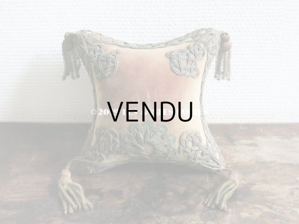 画像4: 19世紀末 アンティーク グローブ・ド・マリエのクッション ピンクッション (1114) (4)