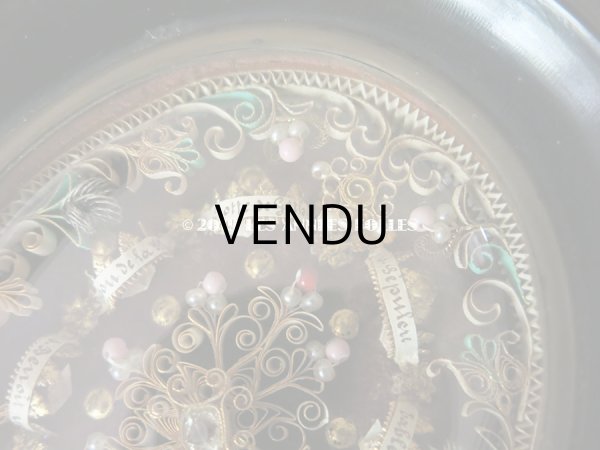 画像6: 19世紀 アンティーク ルリケール 草花＆クロス 聖遺物のガラスフレーム 聖人の遺品 封蝋付き ペーパーロール (6)