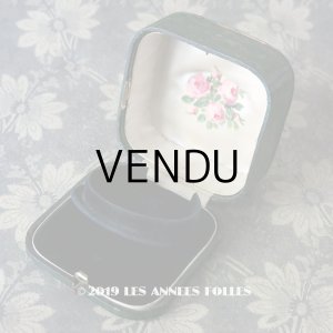 画像: 19世紀末 アンティーク 薔薇のジュエリーボックス ブレスレット用　ダークブルーのベルベット ＆ 薔薇のペイント入りシルクサテン  (81)