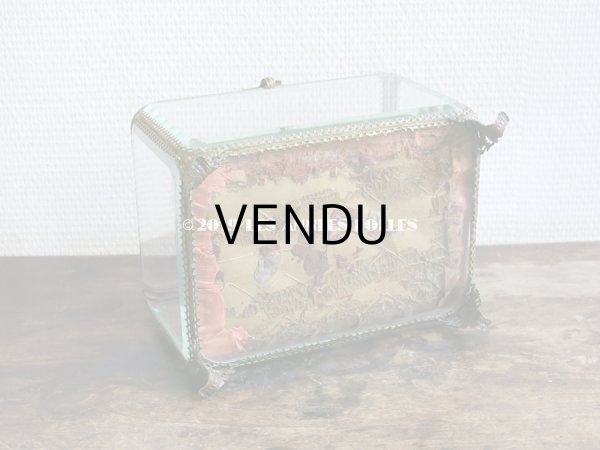 画像20: ＊蚤の市＊19世紀 アンティーク 大きなコフレ グローブ・ド・マリエ　ロカイユ装飾の脚 ピンクのシルクサテンのクッション (20)