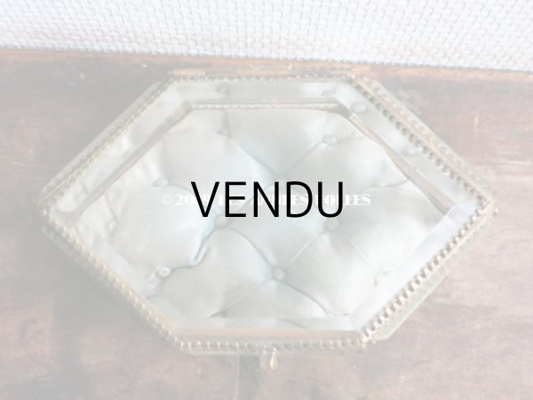 画像12: 19世紀 アンティーク 大きなジュエリーボックス 6角形　淡いブルーのクッション (12)