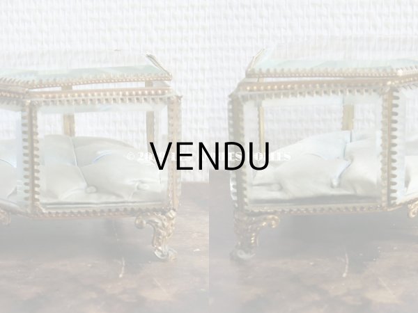 画像9: 19世紀 アンティーク 大きなジュエリーボックス 6角形　淡いブルーのクッション (9)