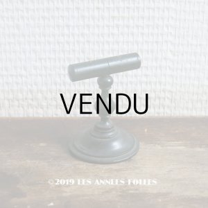 画像:  アンティーク ナポレオン3世 鳥の剥製の小さなスタンド