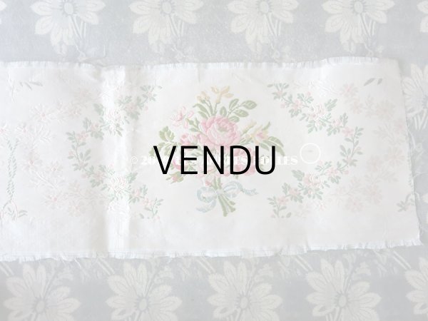 画像4: 19世紀 アンティーク シルク製 ジャガード織リボン 薔薇のブーケの刺繍入り 96cm (4)