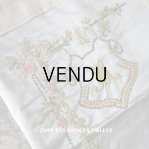 画像: アンティーク リボン刺繍のパネル イニシャル入り シルクサテンのファブリック 
