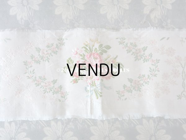 画像3: 19世紀 アンティーク シルク製 ジャガード織リボン 薔薇のブーケの刺繍入り 96cm (3)
