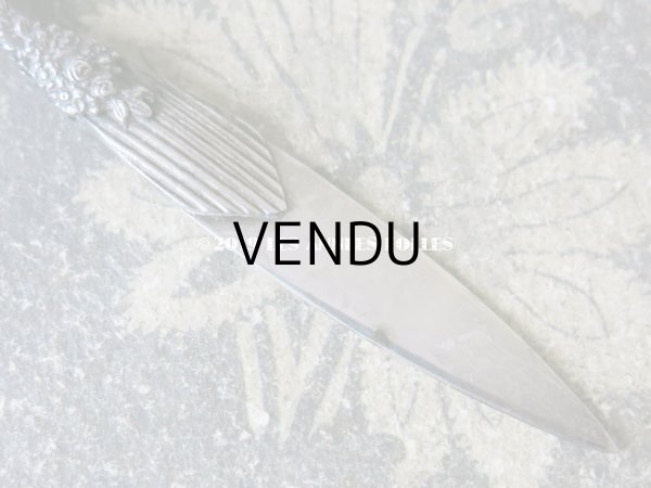 画像9: 1900年代 アンティーク シーリングスタンプ & ブックマーク・ペーパーカッターのセット リボンと花のガーランド　 (9)