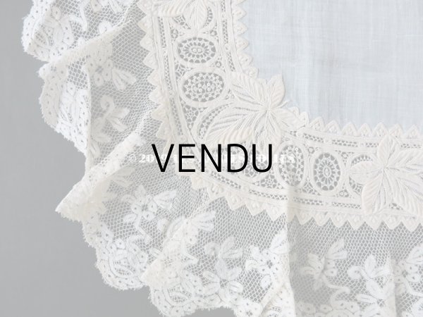 画像8:  19世紀 アンティーク  結婚式のハンカチ リーフ柄＆モノグラム【LR】 のホワイトワーク & 手編みのヴァランシエンヌレース (8)