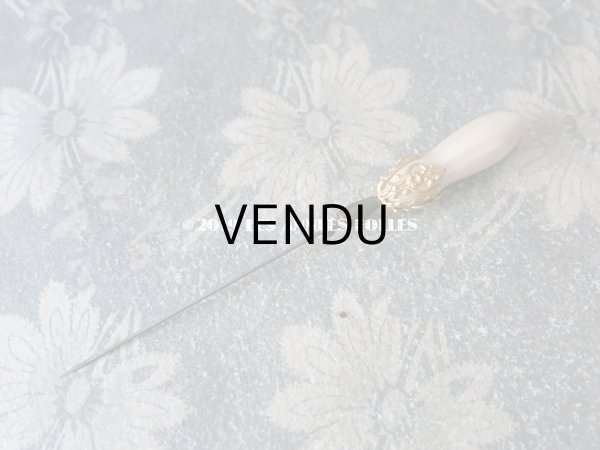 画像2: アンティーク パールのハットピン 花のモチーフ エパングル (2)