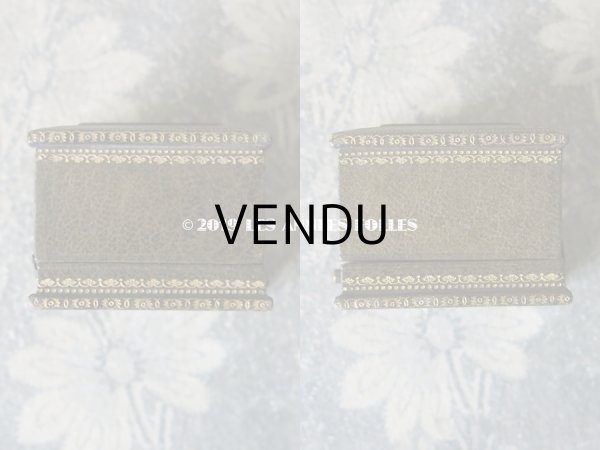 画像5: アンティーク 本革製 ジュエリーボックス 金彩入り カーキ リングボックス (5)