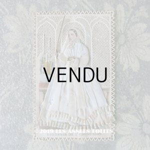 画像: 1864年 アンティーク  カニヴェ コミュ二オンの少女 レースの透かし柄