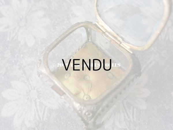 画像5: アンティーク 小さなジュエリーボックス スモーキーイエローのシルク製クッション (5)