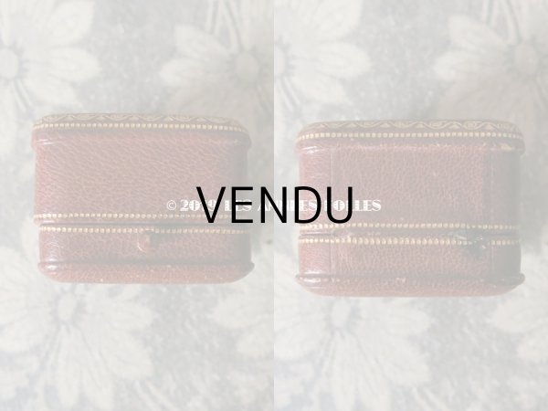 画像4: アンティーク 本革製 ビジュートリー BOUCHERON のジュエリーボックス 金彩入り リングボックス 煉瓦色 (4)