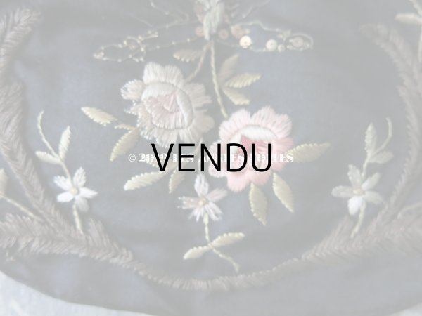 画像4: 19世紀 ナポレオン3世時代 アンティーク リボン刺繍 & 糸刺繍のオモニエール シルク製 (4)