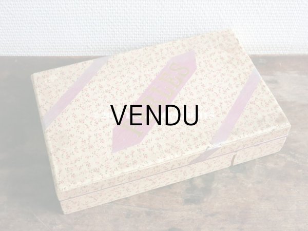 画像3: 1900年代 アンティーク ビーズ入り木箱 淡いピンクの小さな薔薇模様  PERLES 子供用玩具 (3)