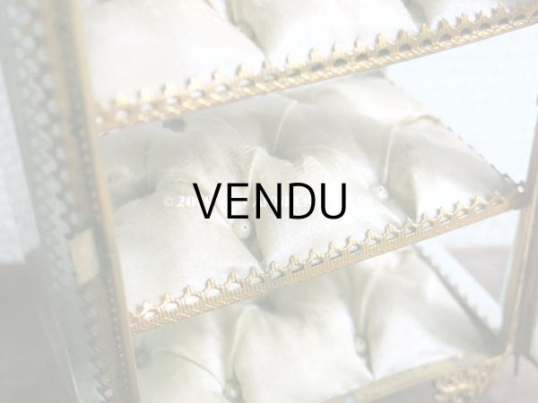 画像11: アンティーク ３段のシルク製クッションのジュエリーケース (11)