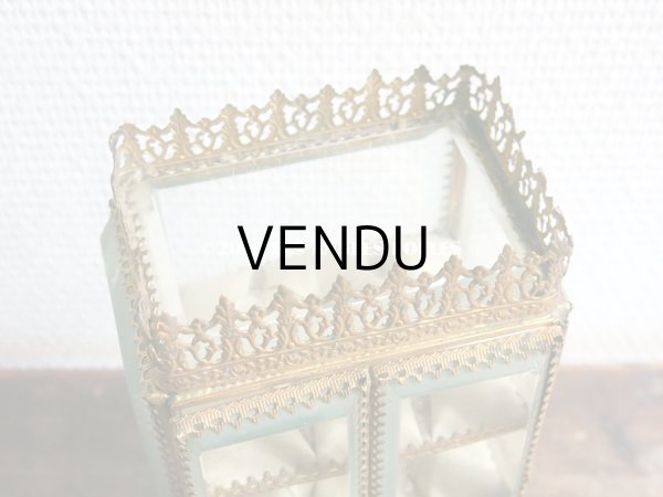 画像7: アンティーク ３段のシルク製クッションのジュエリーケース (7)