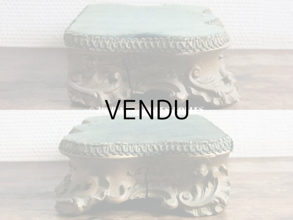 画像6: 19世紀末 アンティーク ロカイユ装飾の台座 グリーンのベルベット　(721) (6)