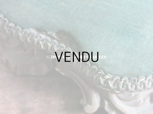 画像11: 19世紀末 アンティーク ロカイユ装飾の台座 グリーンのベルベット　(721) (11)