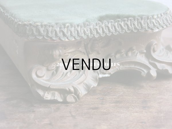 画像8: 19世紀末 アンティーク ロカイユ装飾の台座 グリーンのベルベット　(721) (8)