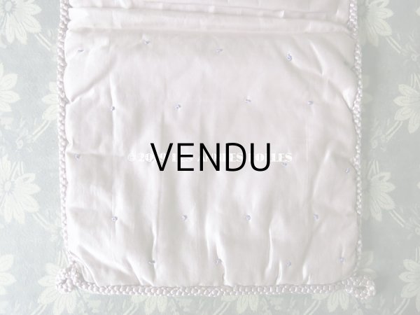 画像6: 【クリスマスセール2019対象外】 アンティーク シルク製 菫の花かごの刺繍入り ハンキーケース ハンカチ用ポシェット  (6)