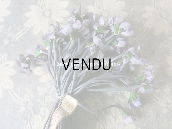 画像3: 【クリスマスセール2019対象外】 1900年代 アンティーク 菫のブーケの布花 コサージュ 未使用ラベル付 71輪 (3)