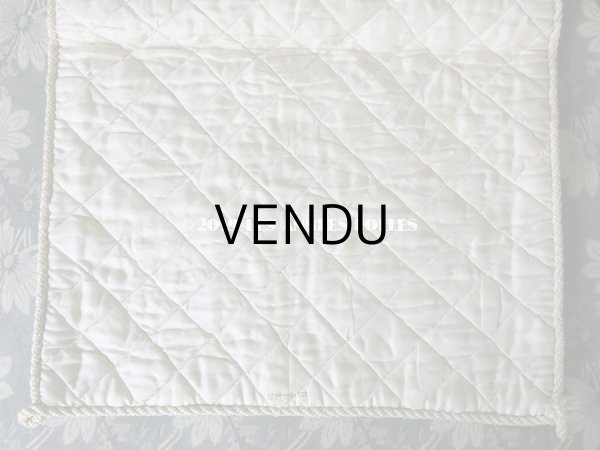 画像10: 【クリスマスセール2019対象外】 アンティーク シルク製 花かごのリボン刺繍入り ハンキーケース ハンカチ用ポシェット  (10)