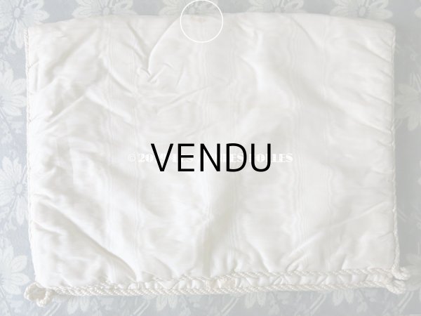 画像3: 【クリスマスセール2019対象外】 アンティーク シルク製 花かごのリボン刺繍入り ハンキーケース ハンカチ用ポシェット  (3)