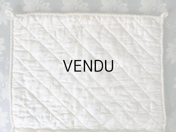 画像9: 【クリスマスセール2019対象外】 アンティーク シルク製 花かごのリボン刺繍入り ハンキーケース ハンカチ用ポシェット  (9)