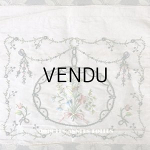 画像: 18世紀 アンティーク シルク製 刺繍入り ファブリック 