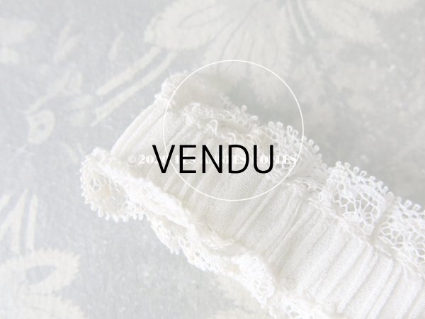 画像7: アンティーク 花嫁の靴下どめ  ジャルティエ レース＆ロココモチーフ付 (7)