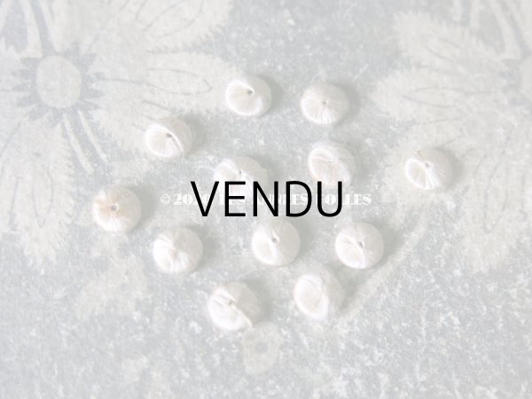 画像5: アンティーク ドール用 シルク製 くるみボタン 極小 7mm 9〜12ピースのセット オフホワイト (5)