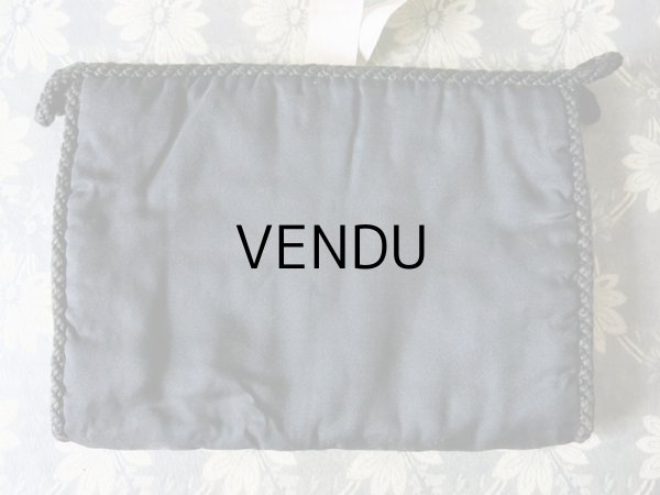 画像4: アンティーク ハンキーケース 黒 モノグラム刺繍 ハンカチ用ポシェット  (4)