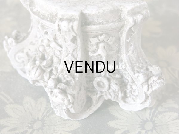 画像11: アンティーク 石膏の小さな台座 リボンのガーランド (11)