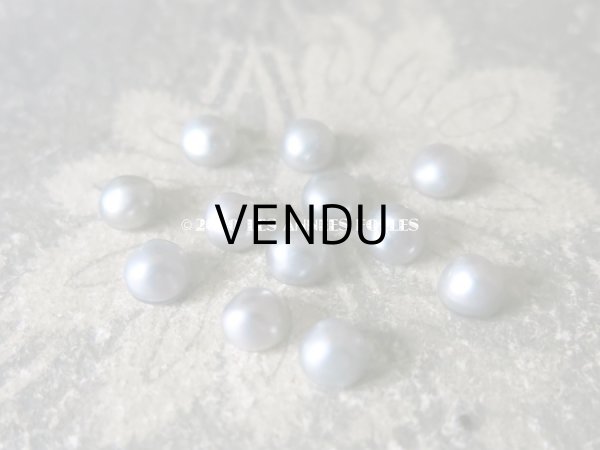 画像2: アンティーク 吹きガラス製 1穴 蝋入り パール カボション シルバー スフレビーズ 12ピース 6.5mm (2)