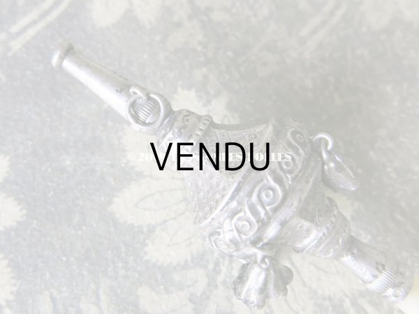 画像3: 19世紀 ナポレオン3世時代 アンティーク ラトル シルバー製  (3)