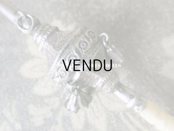 画像4: 19世紀 ナポレオン3世時代 アンティーク ラトル シルバー製  (4)