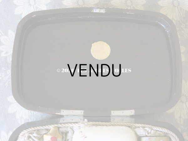 画像3: 1894年 アンティーク コフレ ボックス入り香水瓶 ＆ オードトワレの香水瓶 & パウダーボックス & 石鹸 VIOLETTES DE PARME - L.T.PIVER - (3)