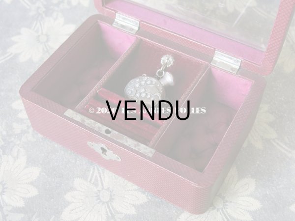 画像8: アンティーク 本革製 ジュエリーケース  ボルドー キルティングのシルク製クッション (8)