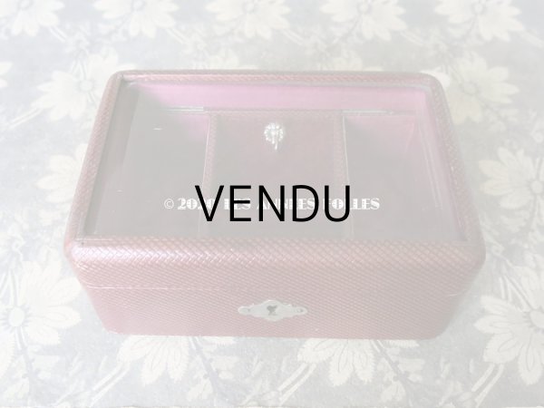 画像6: アンティーク 本革製 ジュエリーケース  ボルドー キルティングのシルク製クッション (6)