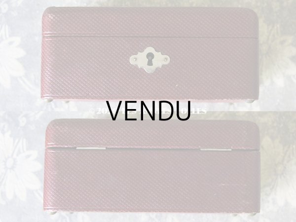 画像14: アンティーク 本革製 ジュエリーケース  ボルドー キルティングのシルク製クッション (14)